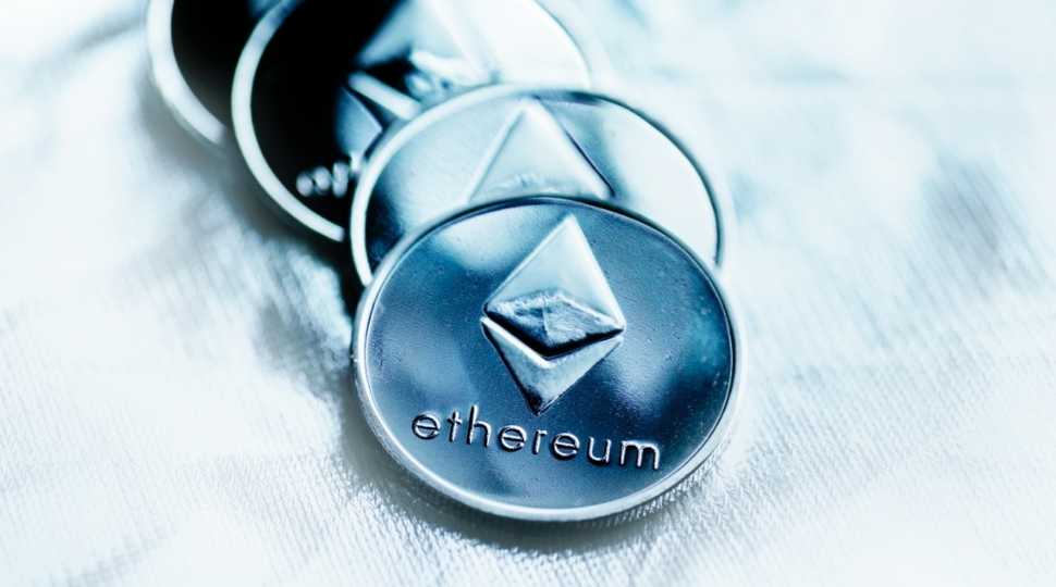 Foto com a criptomoeda Ethereum (ETH)