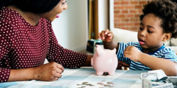 Mãe coruja, mãe bull market: chegada dos filhos levou Beatriz e Bruna à consciência financeira