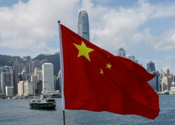 Serviços na China surpreendem e perdem ritmo em novembro