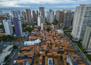 Por que combater a desigualdade social não é a solução para a miséria?