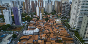Por que combater a desigualdade social não é a solução para a miséria?