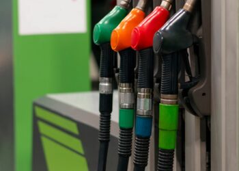 Petrobras (PETR3 / PETR4): terceiro corte no preço do combustível desde o início do mês impacta o mercado