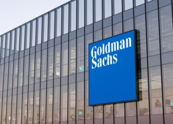 Inflação persiste acima da meta e juros elevados devem durar até 2026, aponta Goldman Sachs