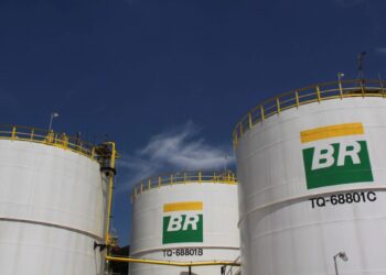 Petrobras deve apresentar forte resultado no 2T25 com alta na produção e dividendos robustos