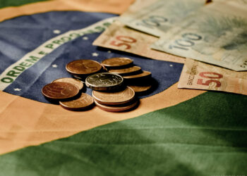 Em queda livre: banco classifica desaceleração do Brasil como “desequilibrada”