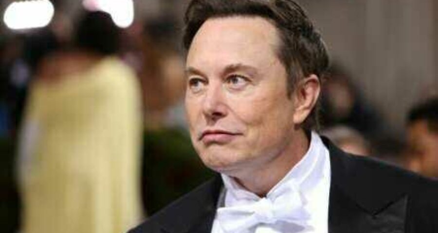 Musk considera a decisão de banir Trump "moralmente ruim". [Foto: Andrew Kelly/Reuters]