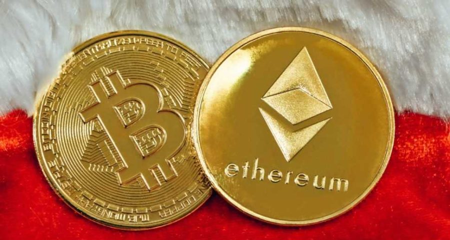 Foto com Bitcoin (BTC) e Ethereum (ETH). Os maiores criptoativos