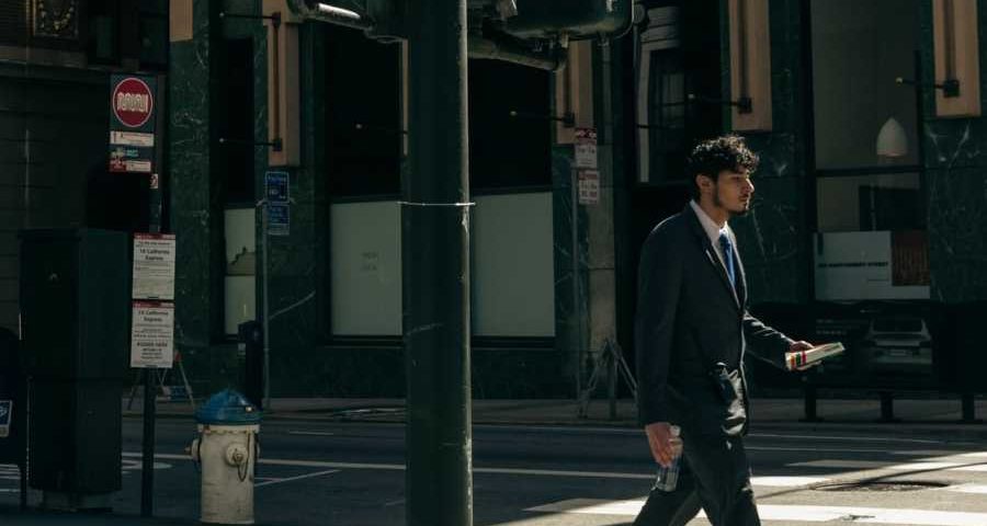 Uma rua em San Francisco, onde muitos escritórios do centro permanecem apenas parcialmente ocupados. SHELBY KNOWLES PARA O WALL STREET JOURNAL