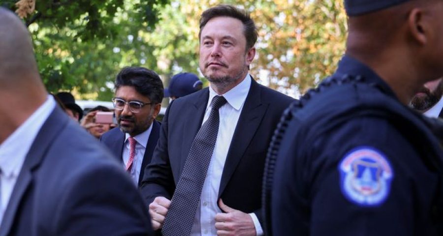 O CEO da Tesla, Elon Musk, disse que não ditou os termos do seu plano de remuneração. [Foto: Julia Nikhinson/Reuters]