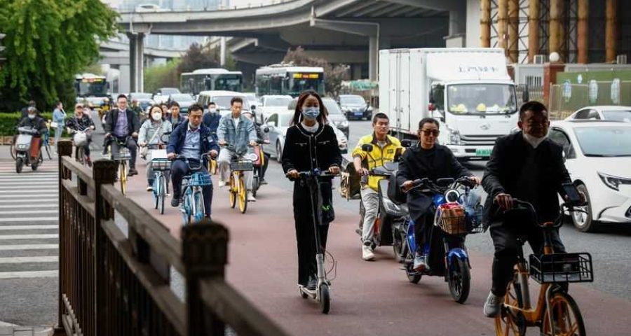 Os consumidores chineses estão saindo e gastando depois de três anos de austeridade forçada.
PHOTO: MARK R CRISTINO/SHUTTERSTOCK