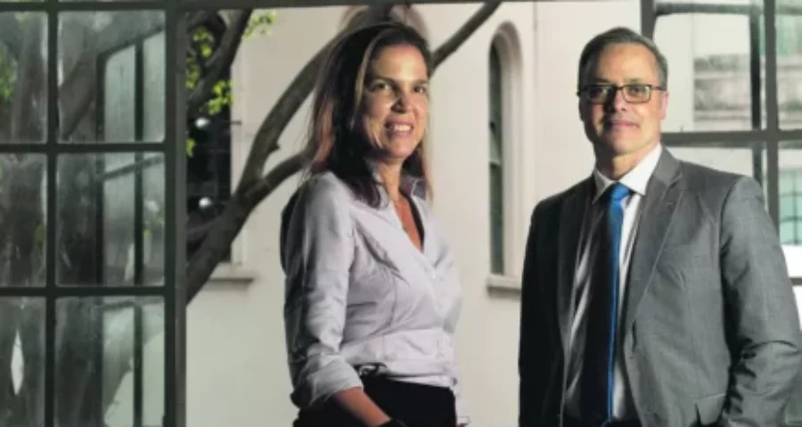 Marina Fontoura, da Yduqs, e Kenneth Almeida, da Hapvida/Intermédica: carga horária e exigências de uma residência (Foto: Silvia Costanti/Valor)